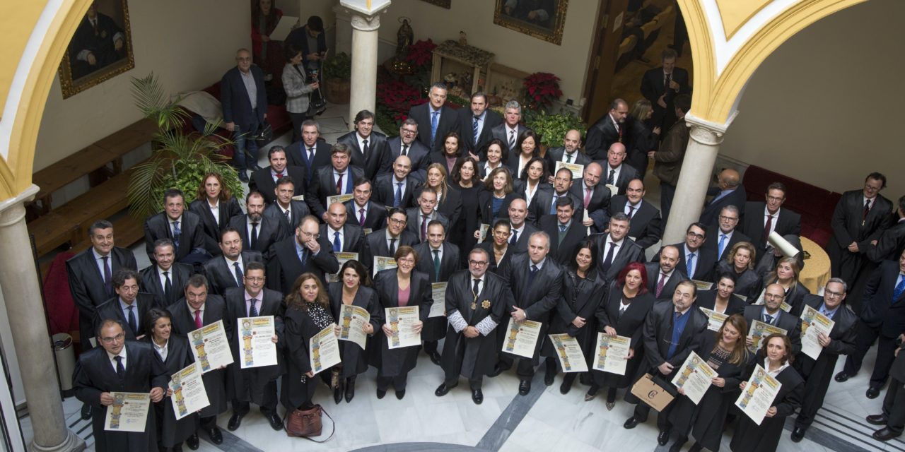 Reconocimiento a letrados que cumplen sus Bodas de Plata en el Colegio de Abogados