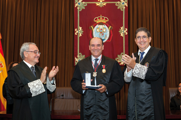 Medalla de San Raimundo al Letrado Alfonso Cano