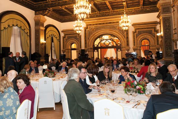 Fiesta Colegial 2014. Comida Confraternización