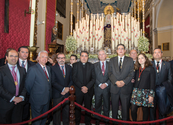 Bastón de mando a la Virgen de la Concepción