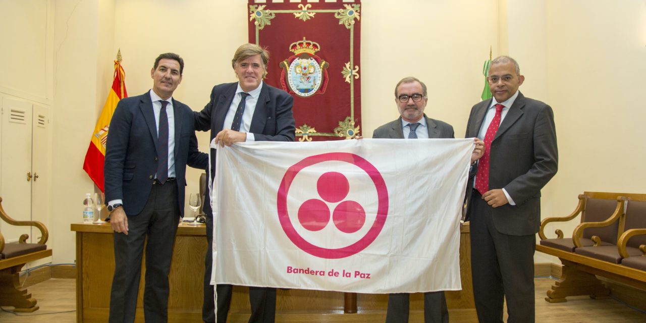 Entrega de la Bandera de la Paz