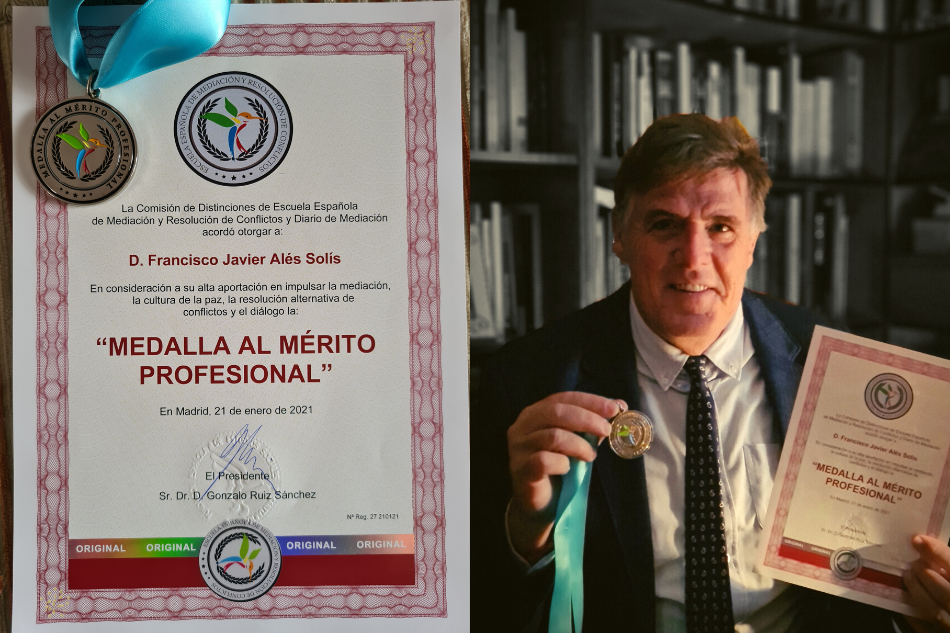 Medalla al Mérito Profesional a Javier Alés Sioli